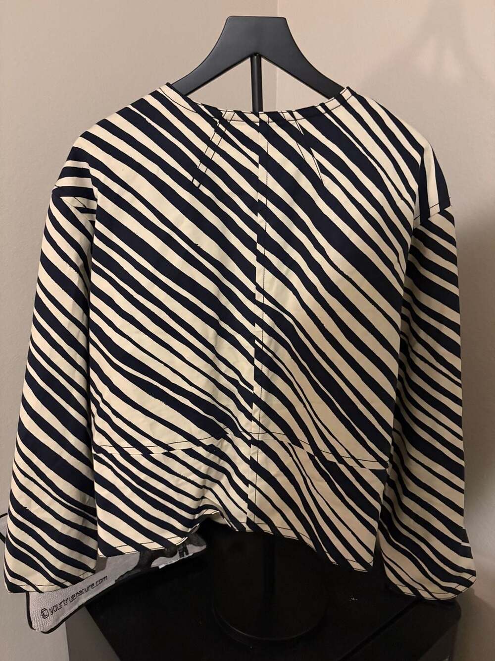 Ann Taylor Navy and Ivory Zebra Striped Crew Neck Crop Jacket Size L